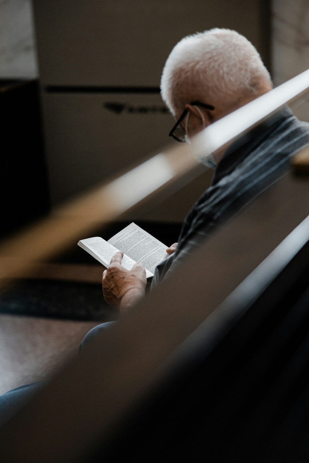 elderly person with tablet